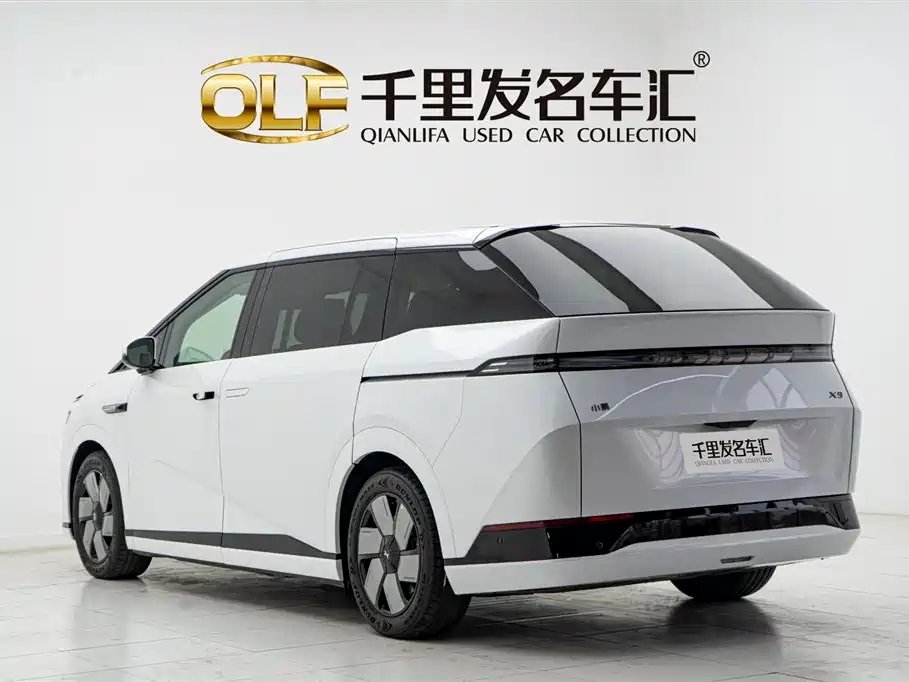 Xpeng X9 2025