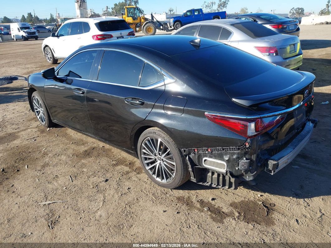 Lexus ES 2022