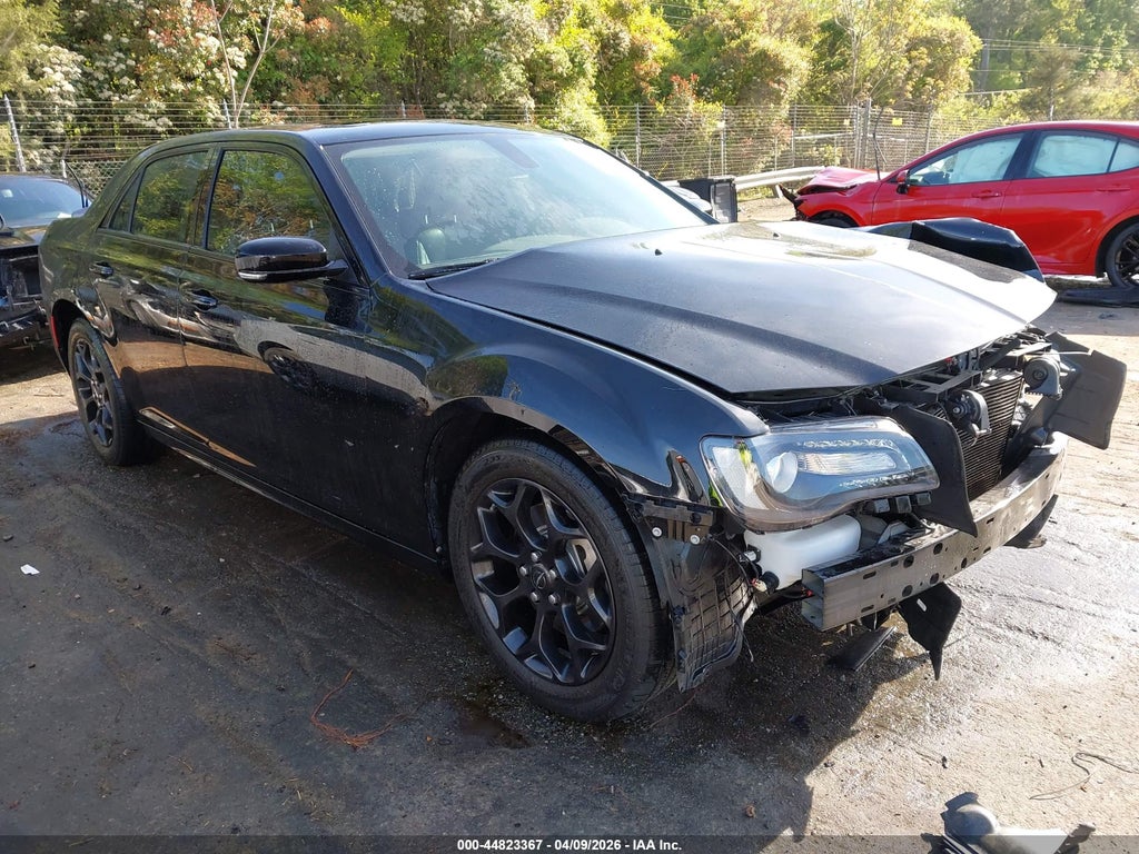 Chrysler 300 2023