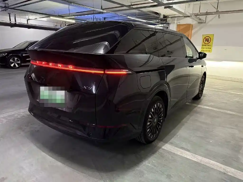 Xpeng X9 2025