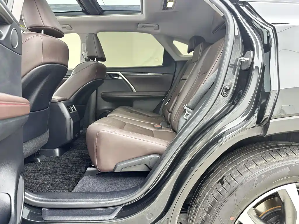 Lexus RX 2021