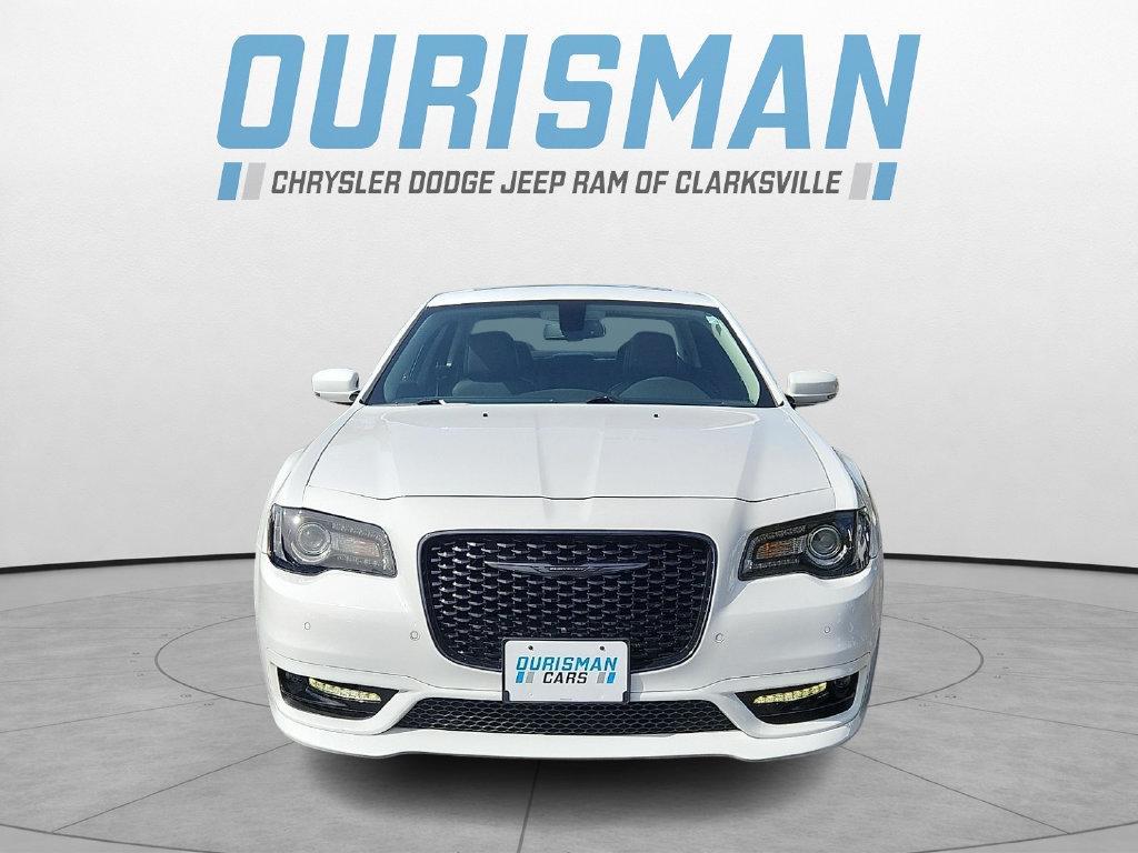 Chrysler 300 2023