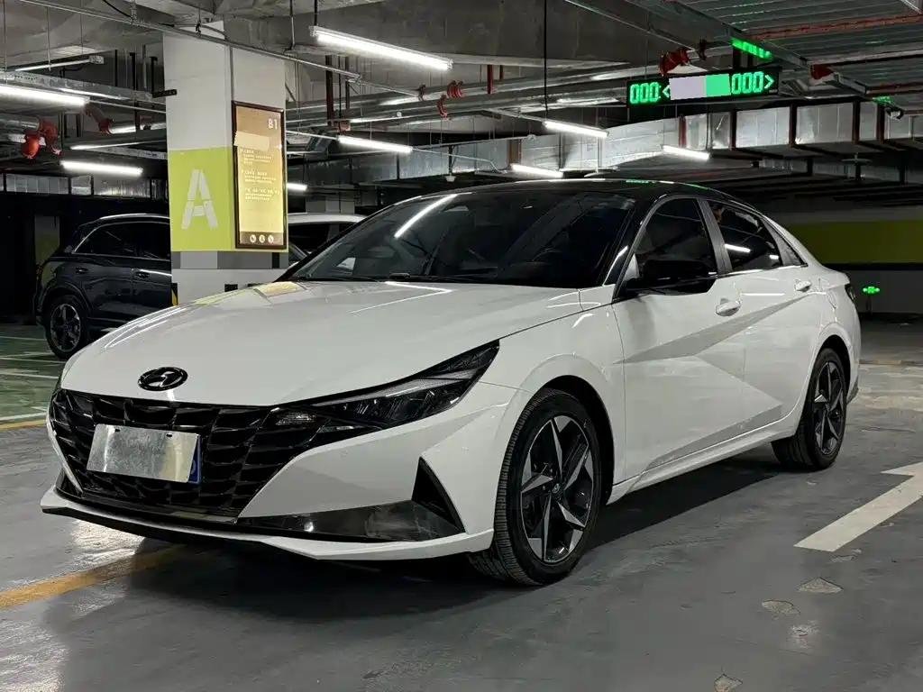 Hyundai Elantra 2022