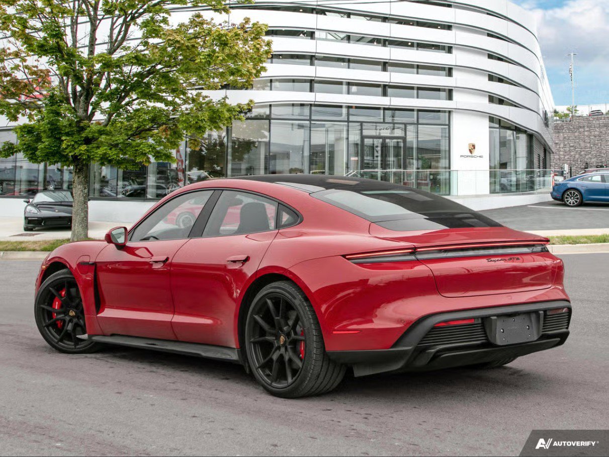 Porsche Taycan 2024