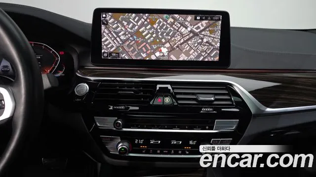 BMW 5 серии 2022