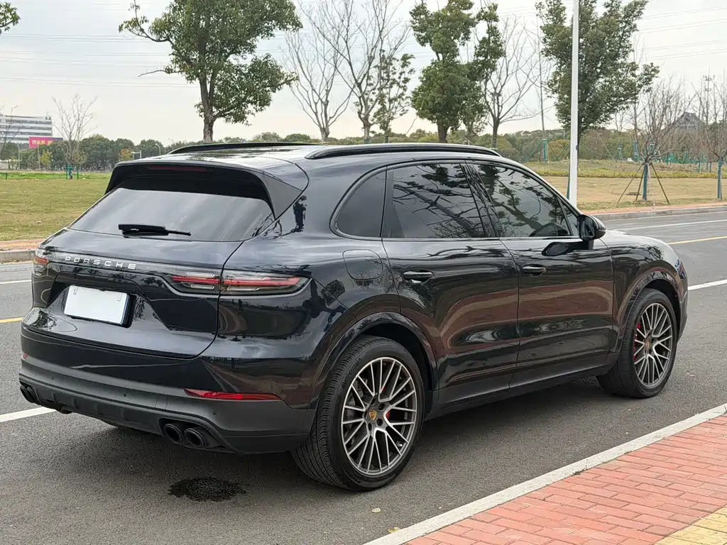 Porsche Cayenne 2023