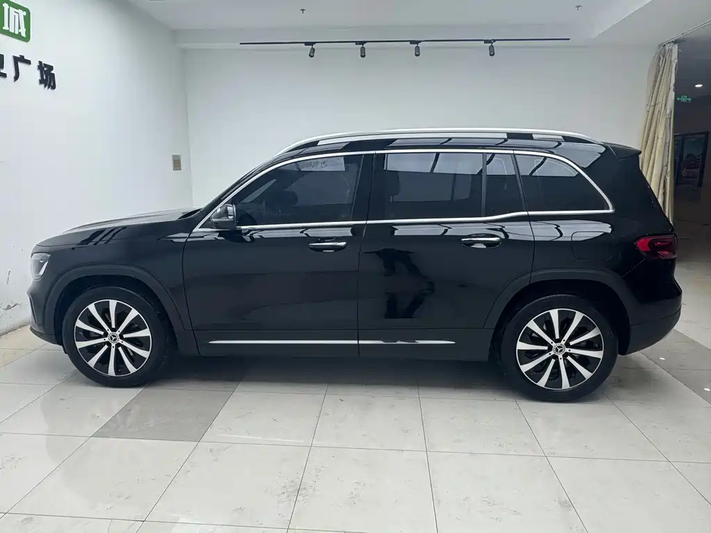 Mercedes-Benz GLB 2024