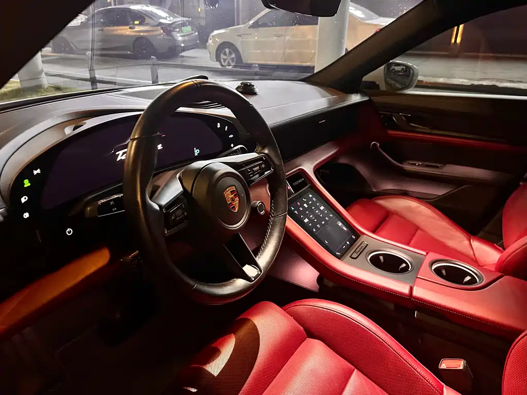 Porsche Taycan 2021