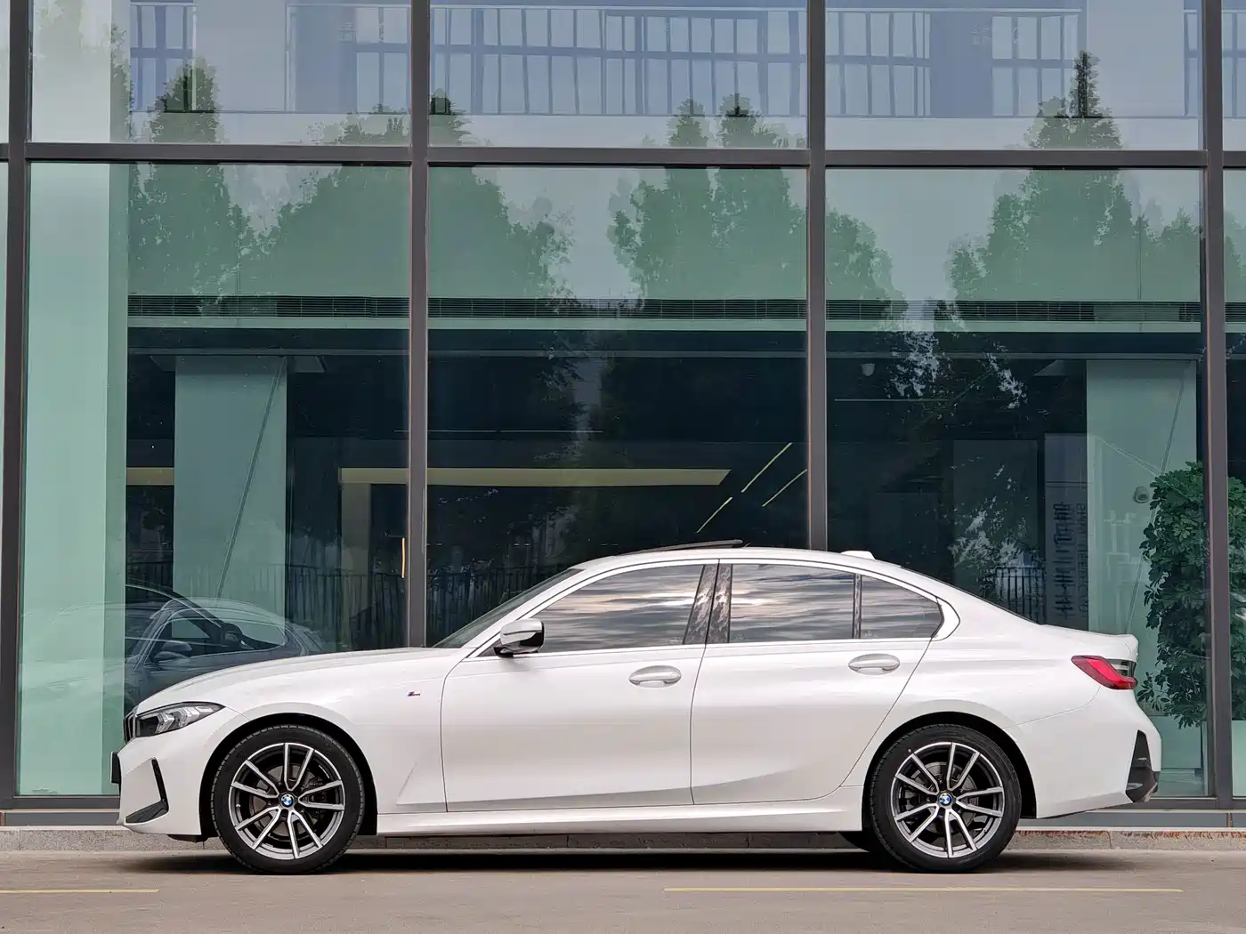 BMW 3 серии 2023