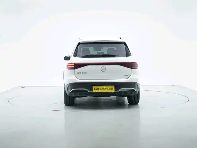 Mercedes-Benz EQB 2026