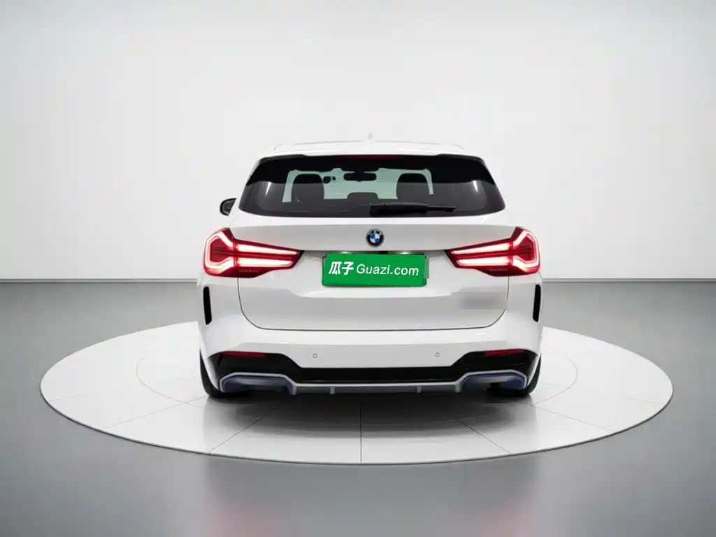 BMW iX3 2021