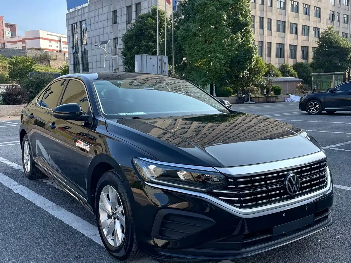 Volkswagen Passat 2025