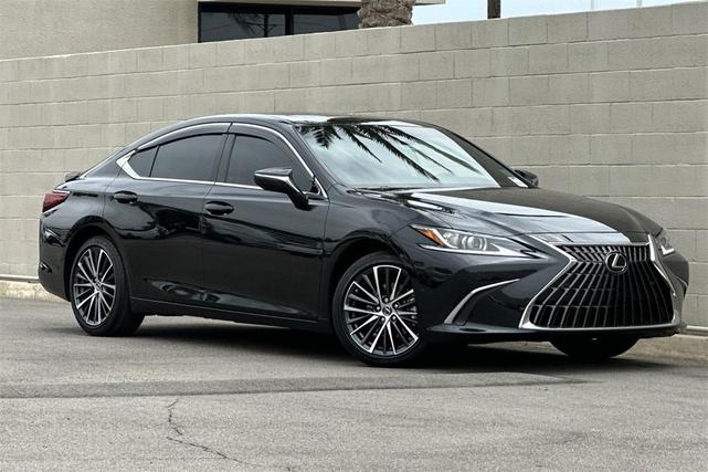 Lexus ES 2025