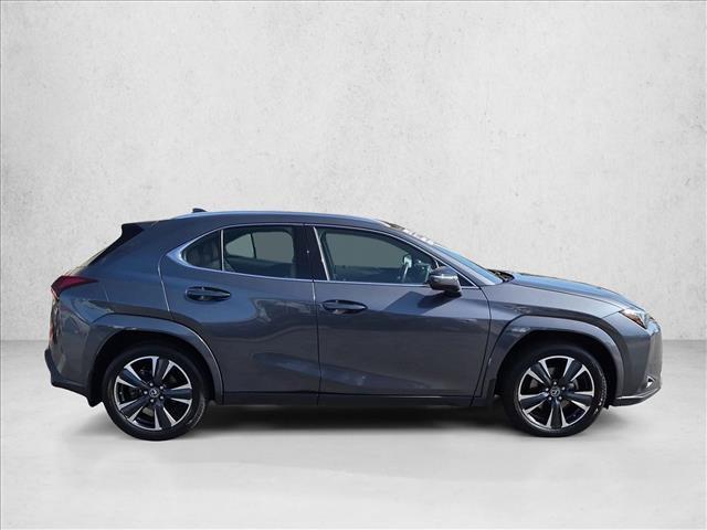 Lexus UX 2024