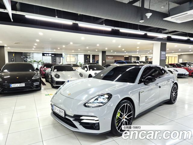 Porsche Panamera 2023
