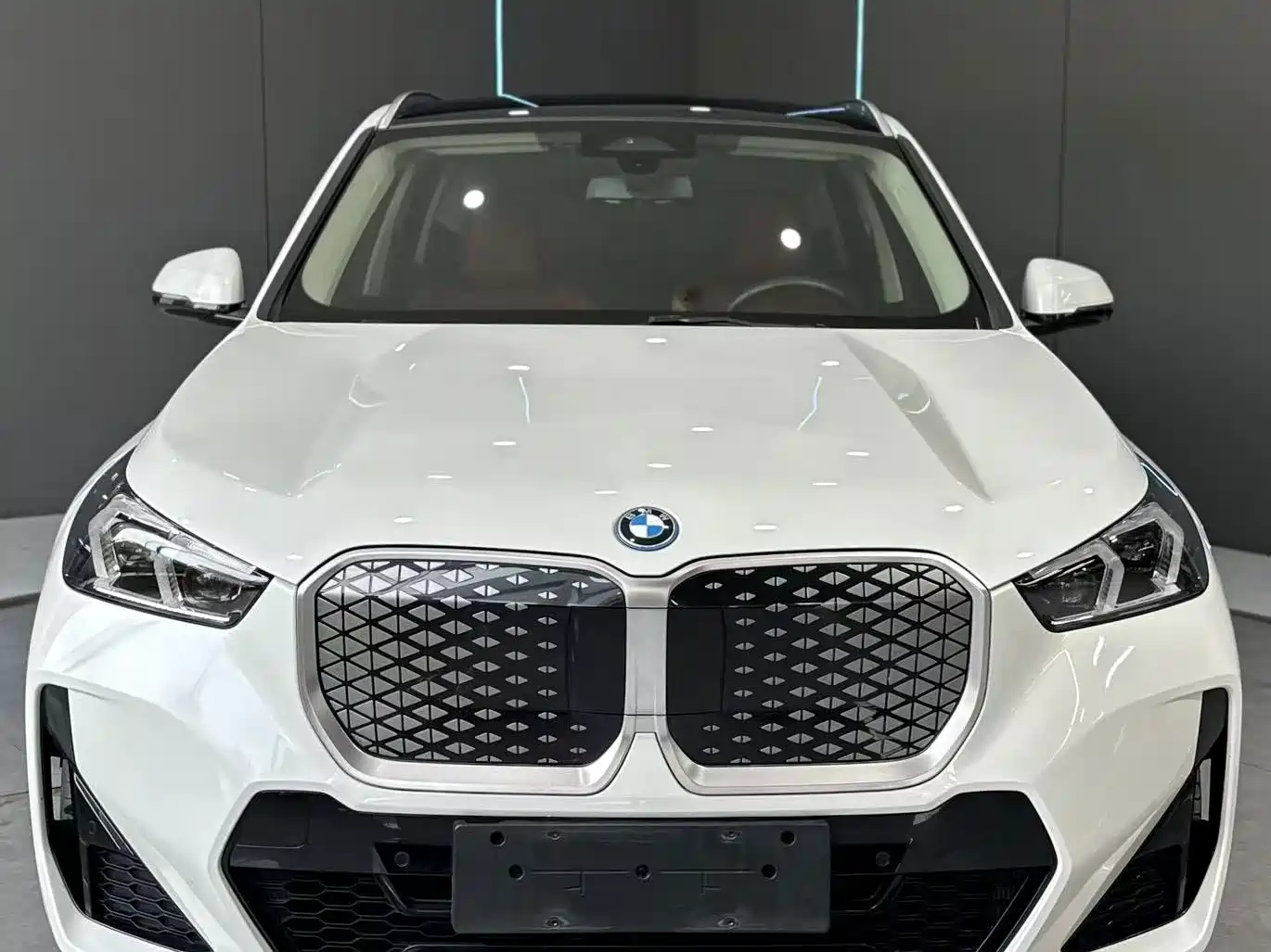 BMW iX1 2024