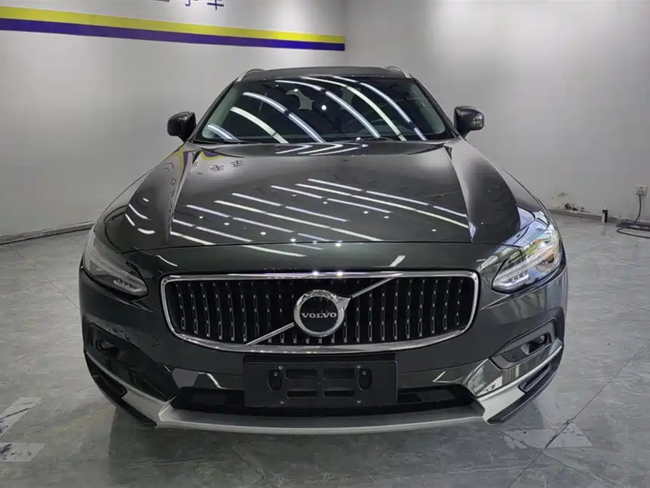 Volvo V90 2021