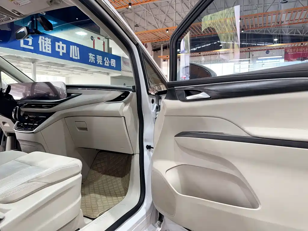Buick GL8 2021
