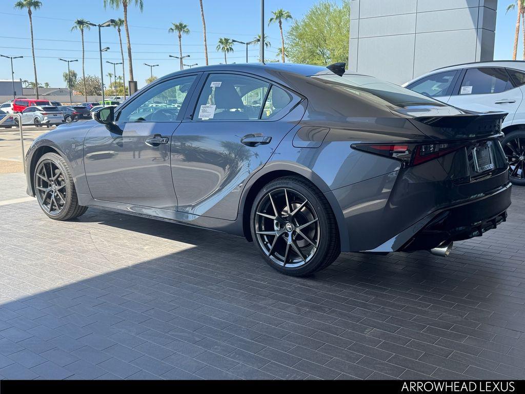 Lexus IS 2026