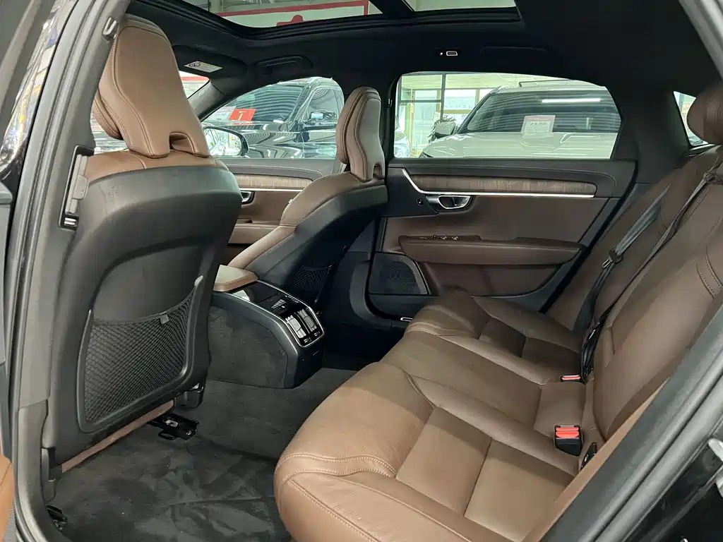 Volvo S90 2024