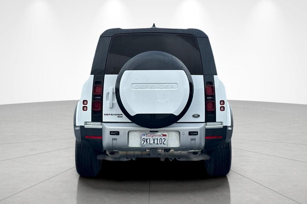 Land Rover Defender 2023