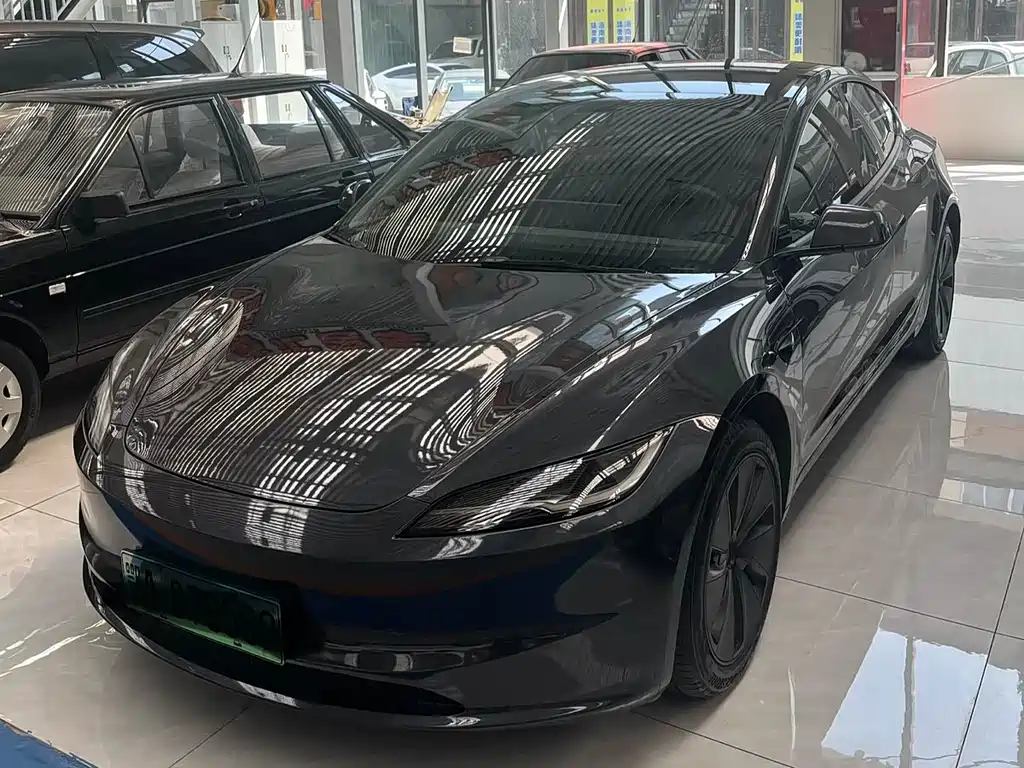 Tesla Model 3 2024