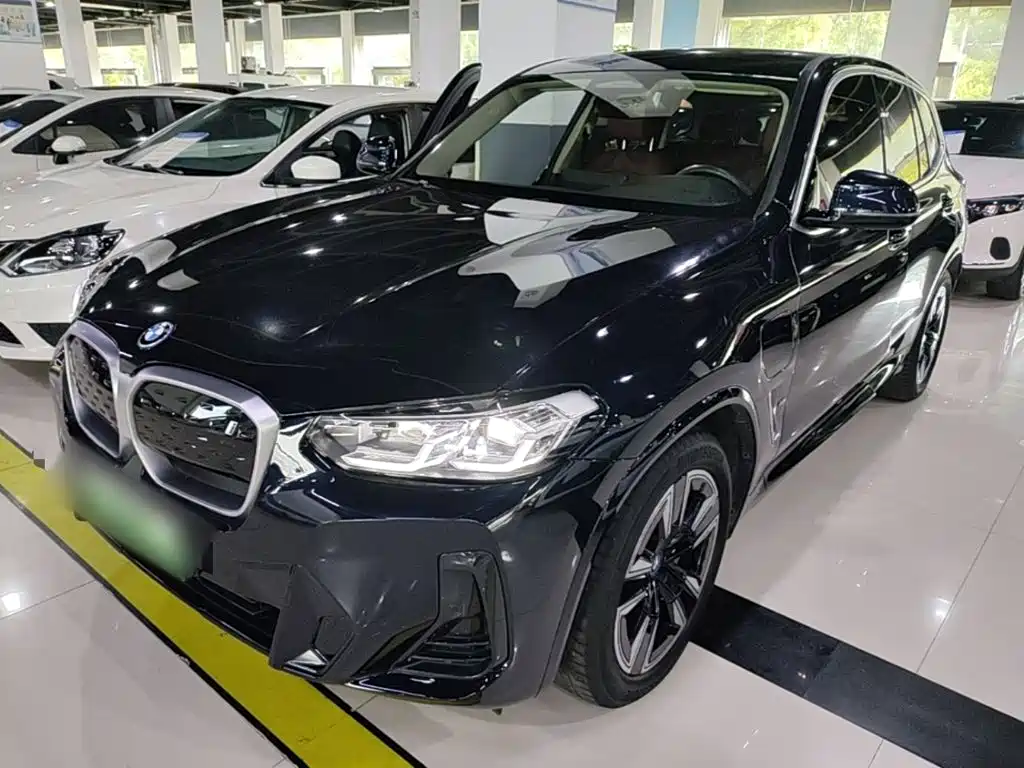 BMW iX3 2024