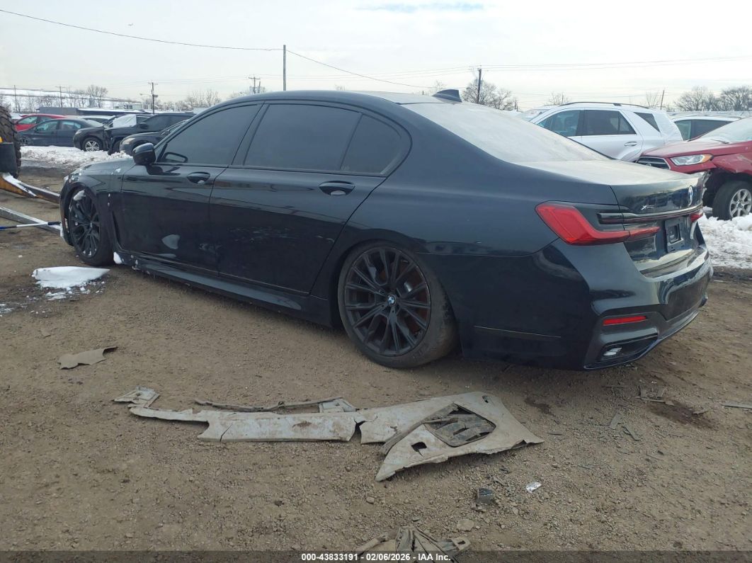 BMW 750 2022