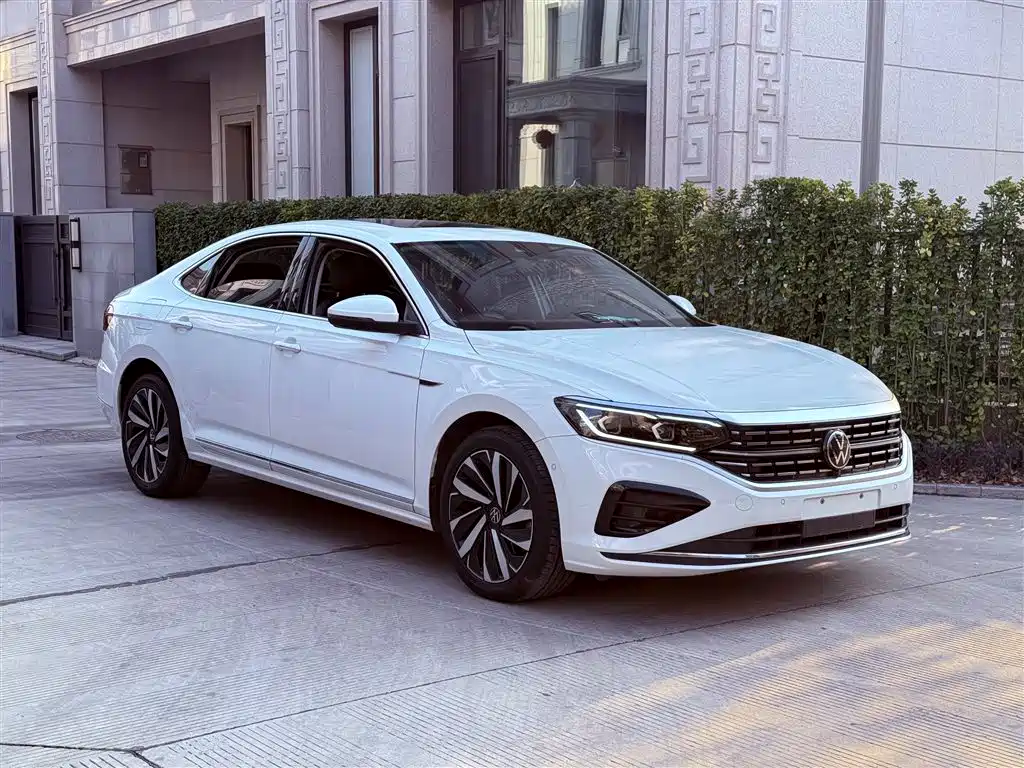 Volkswagen Passat 2023