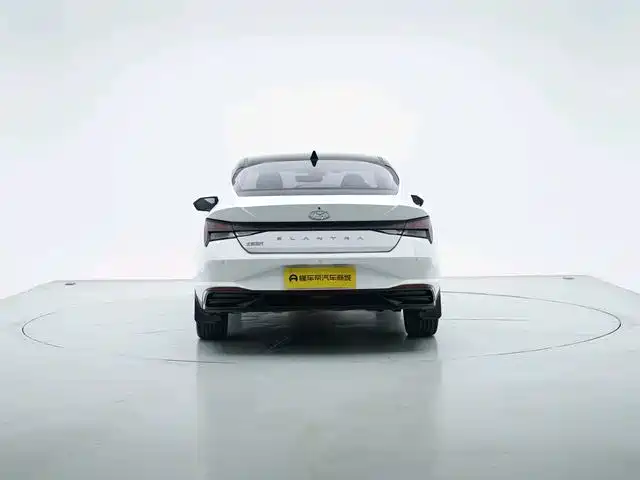Hyundai Elantra 2021