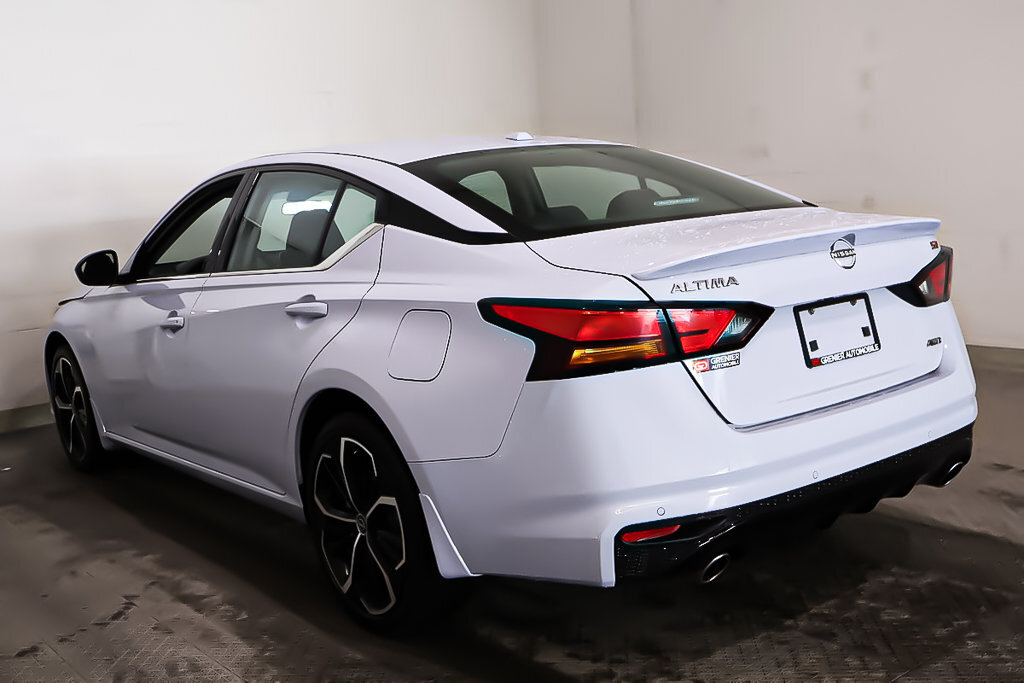 Nissan Altima 2024