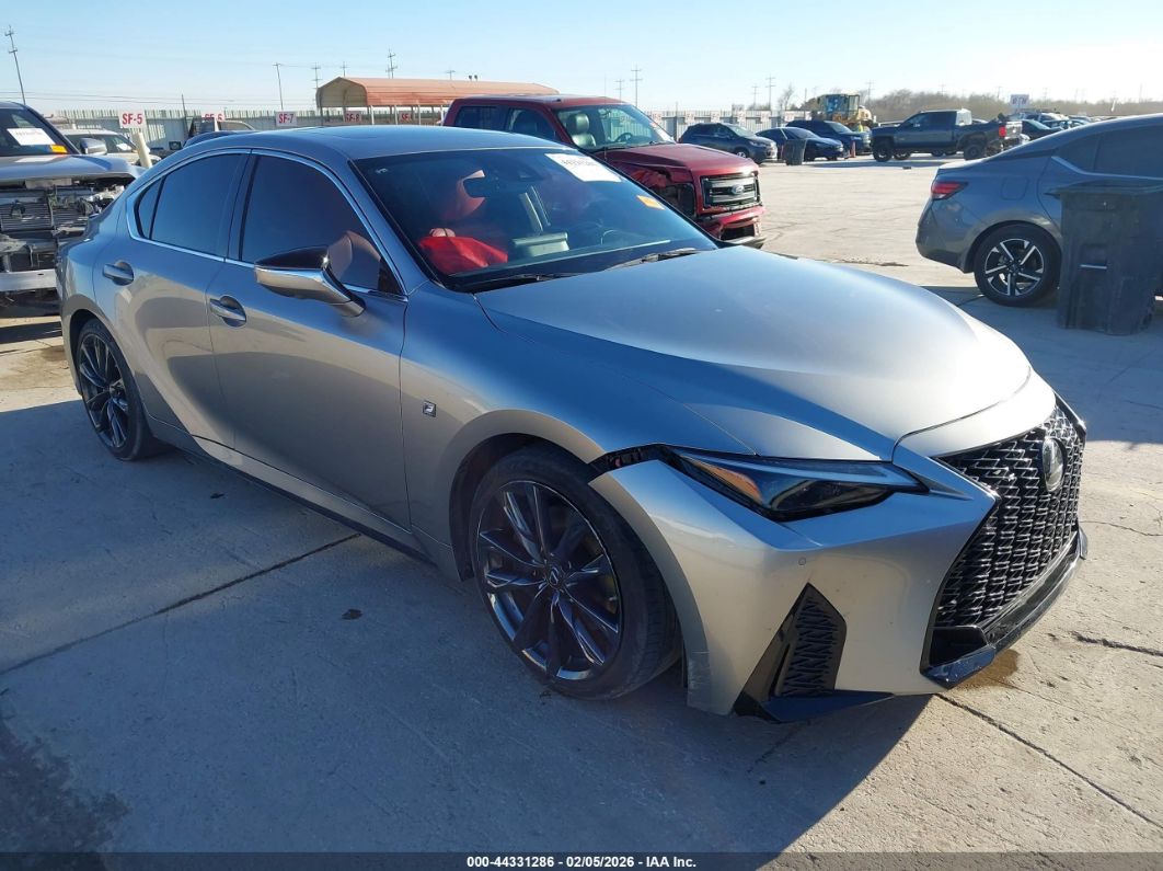 Lexus IS 2022