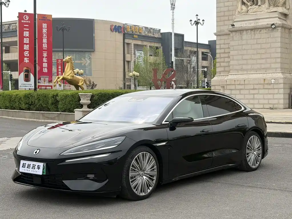 Denza Z9 2024