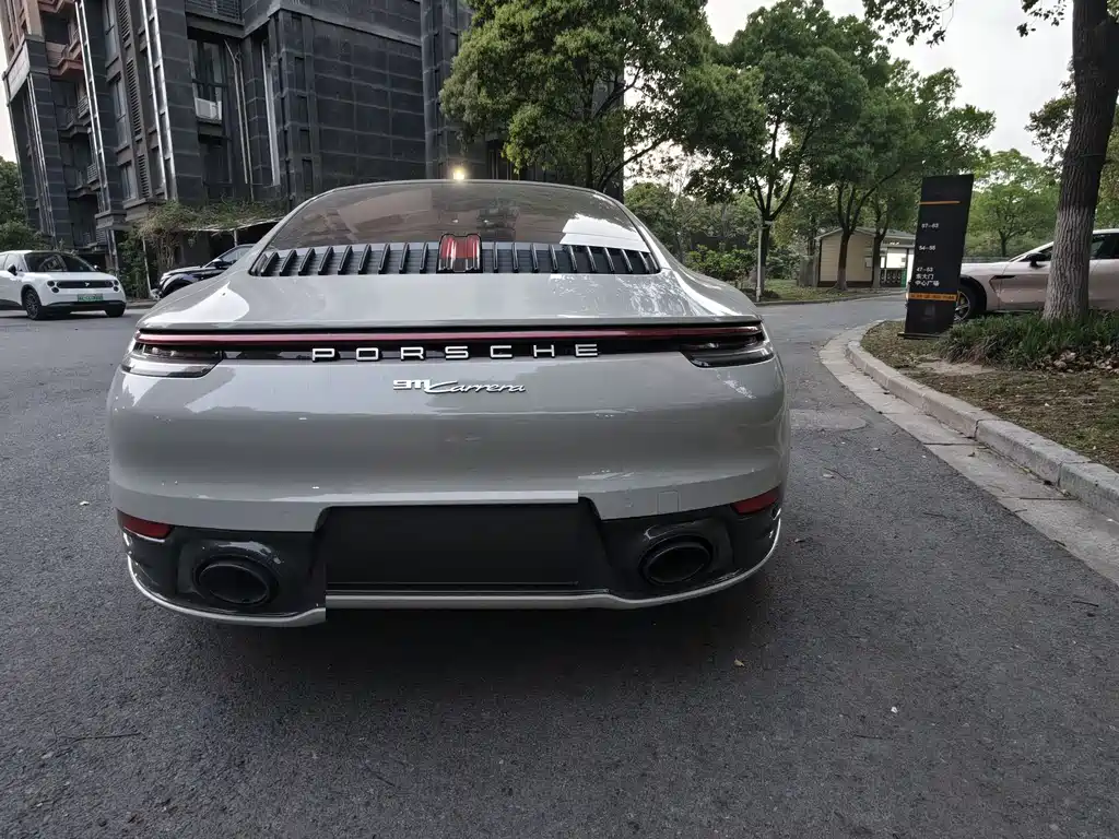 Porsche 911 2023