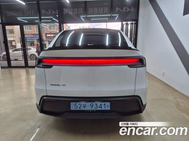 Tesla Model Y 2026