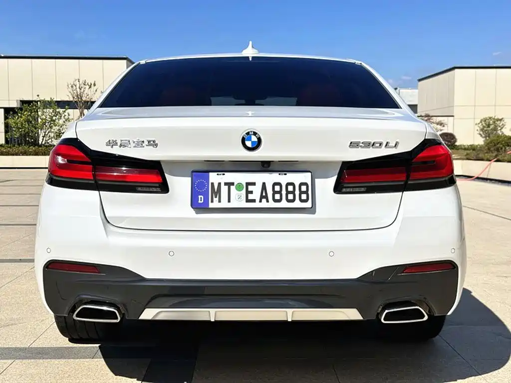 BMW 5 серии 2022
