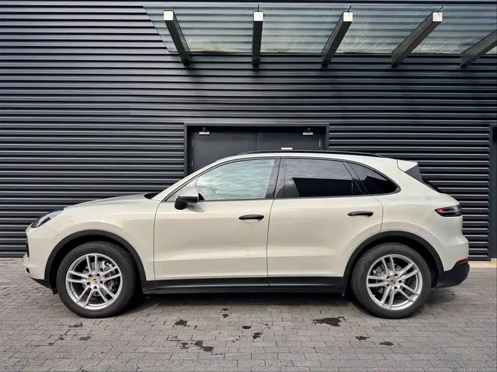 Porsche Cayenne 2022