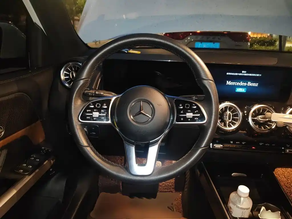 Mercedes-Benz GLB 2021