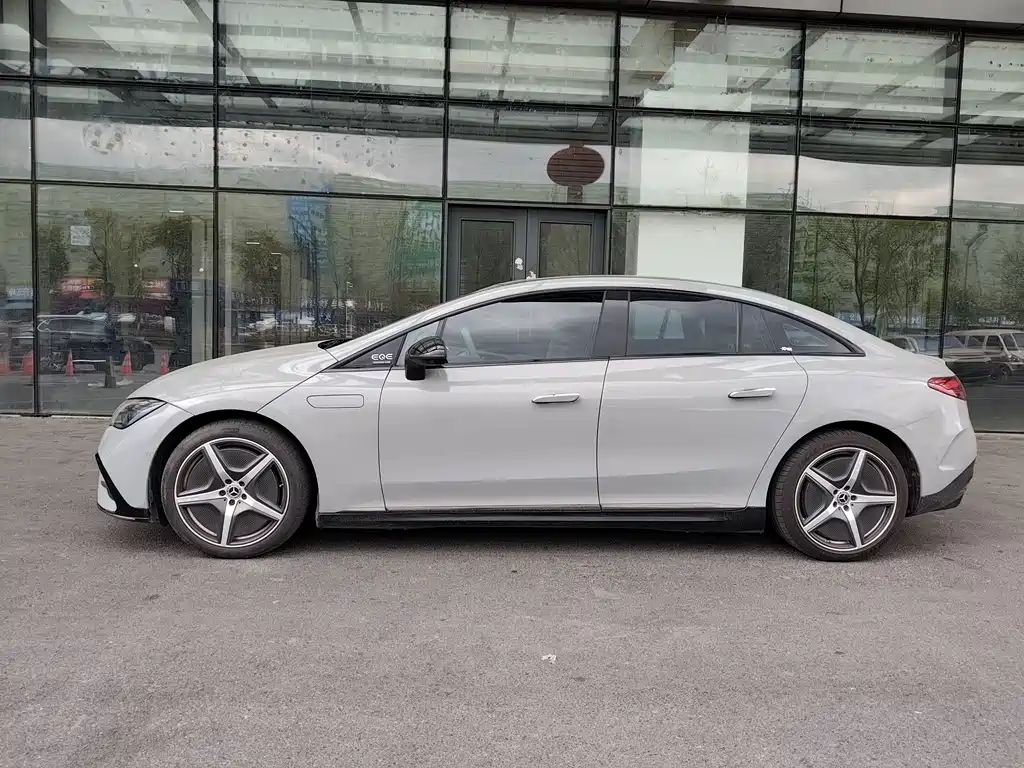 Mercedes-Benz EQE 2023