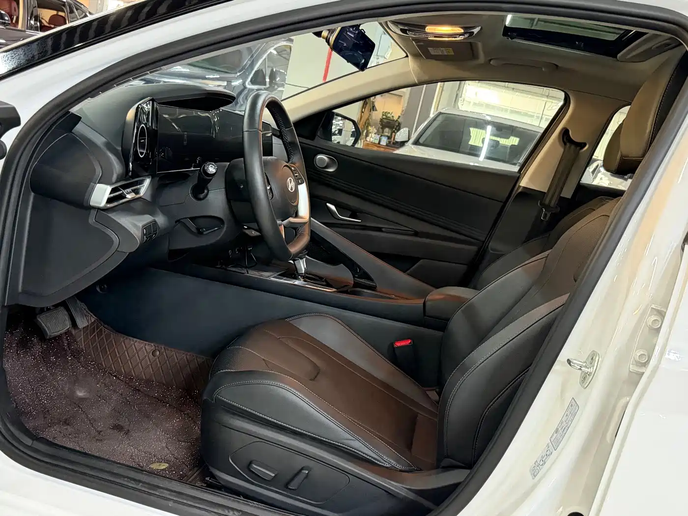 Hyundai Elantra 2023