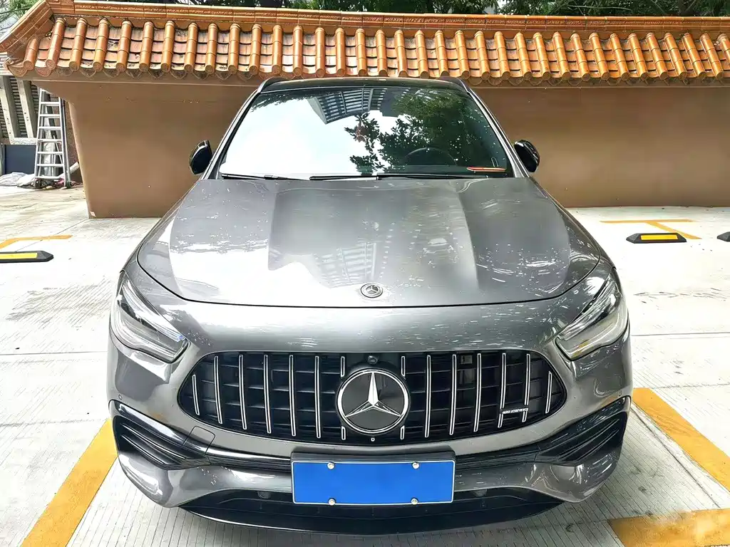 Mercedes-Benz GLA AMG 2021