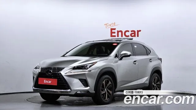 Lexus NX 2021