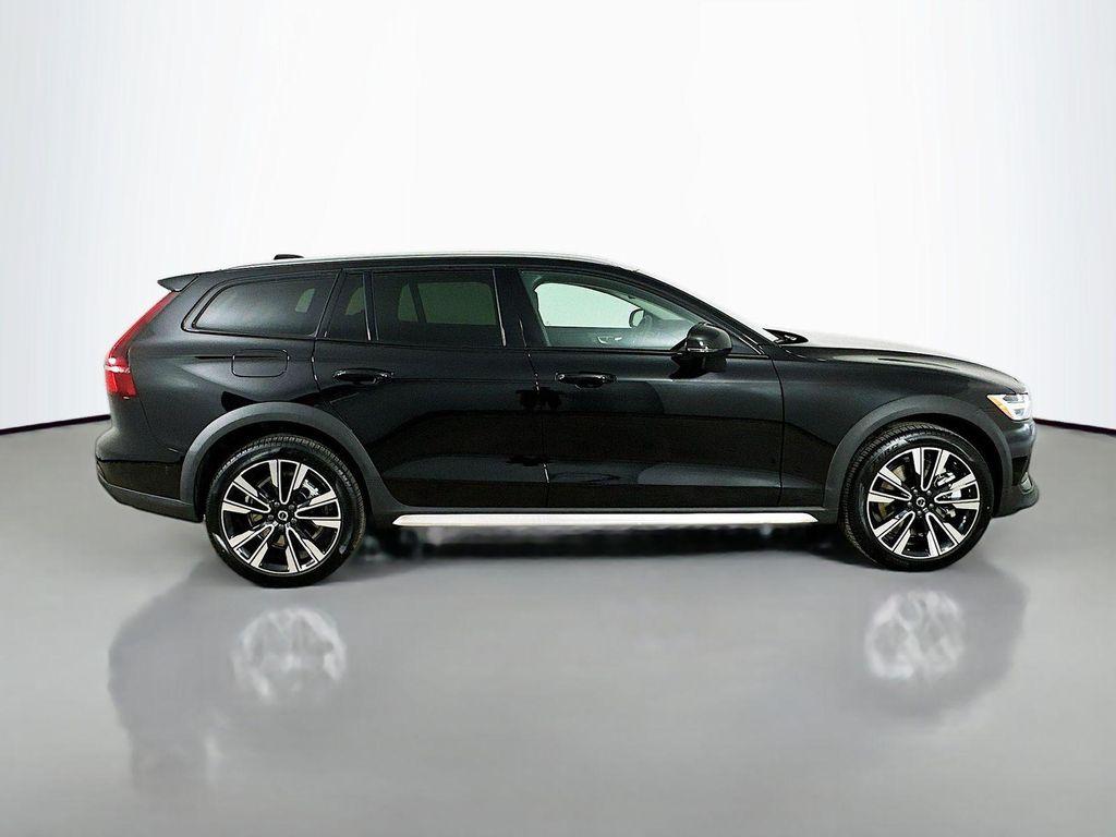 Volvo V60 Cross Country 2026