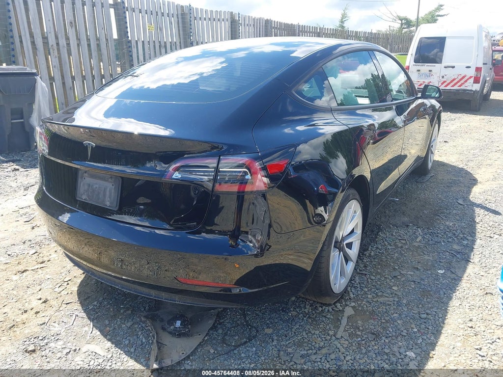 Tesla Model 3 2022