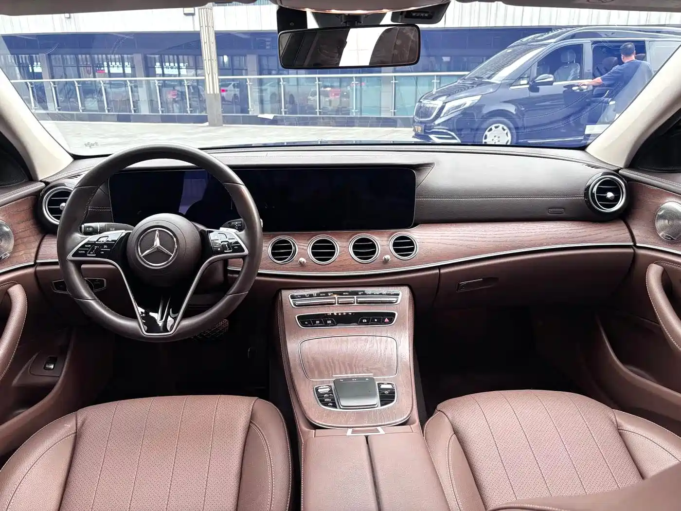 Mercedes-Benz E-Класс 2023