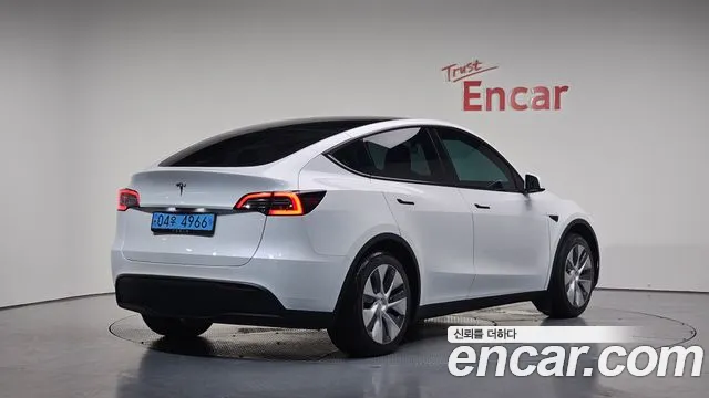 Tesla Model Y 2023