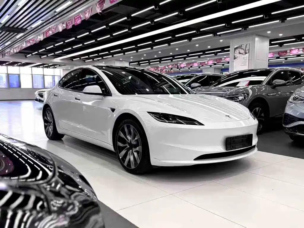 Tesla Model 3 2023