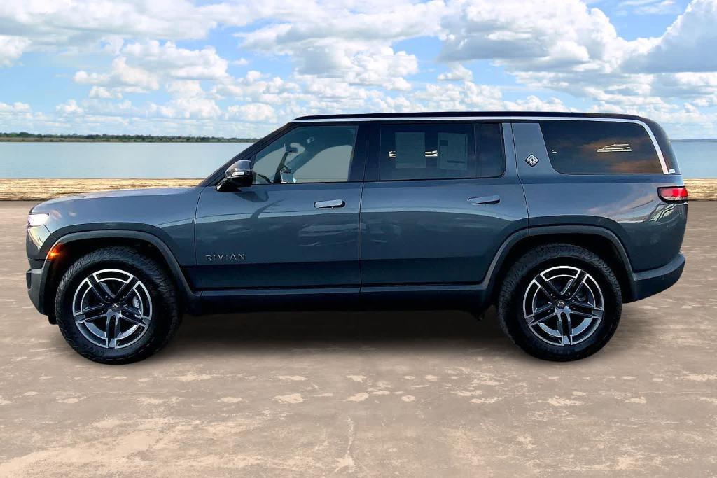 Rivian R1S 2025