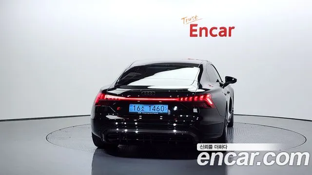 Audi RS e-tron GT 2022