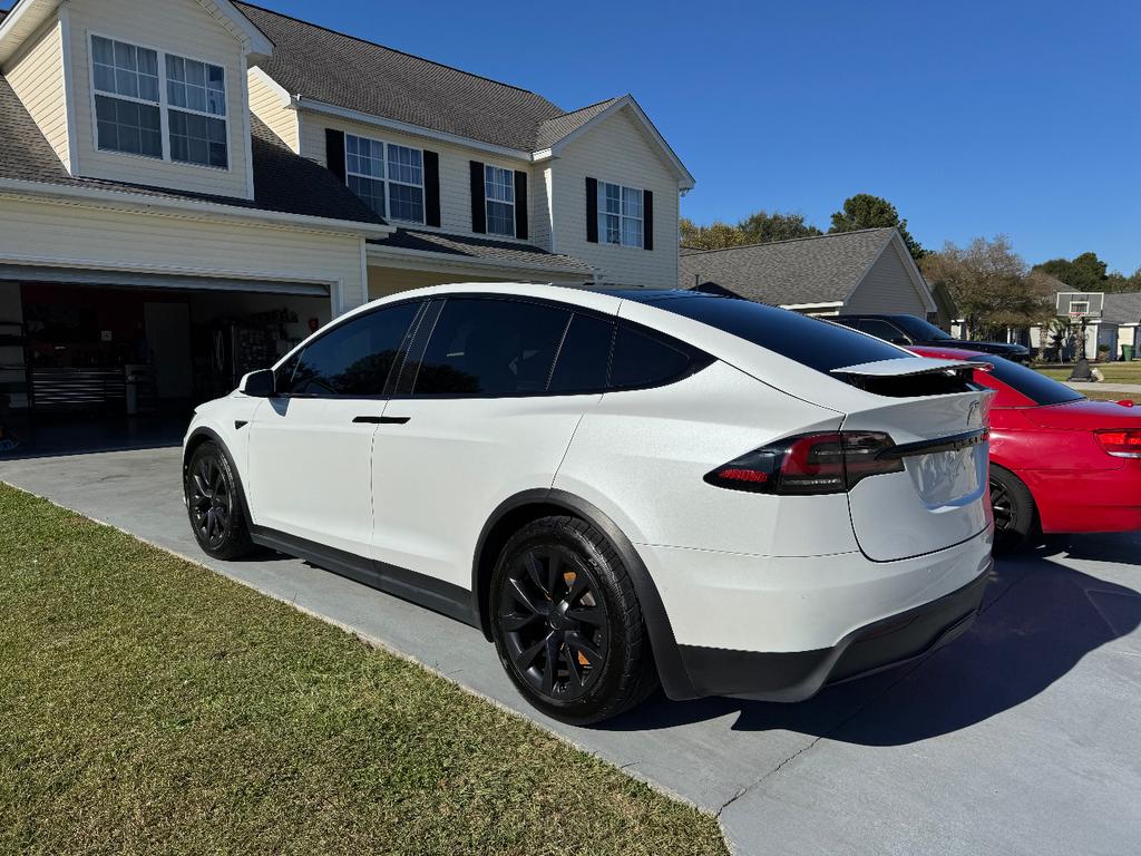 Tesla Model X 2022